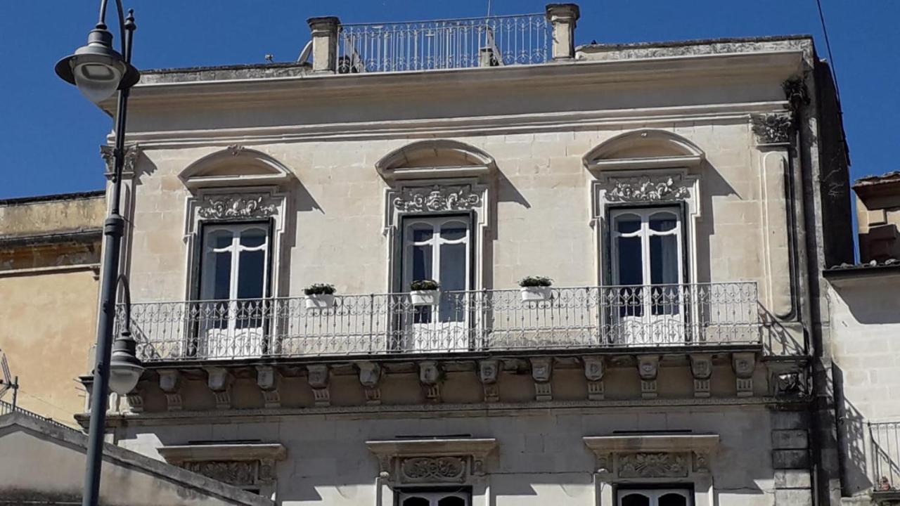 Il Terrazzino Sui Tetti Hotell Modica Exteriör bild
